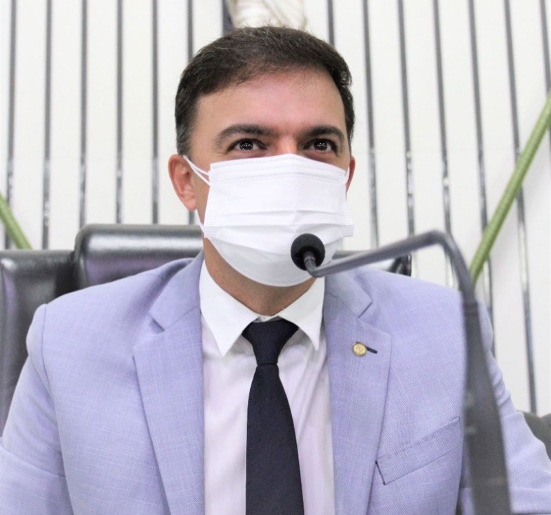 No aniversário de Padre Cícero, Deputado Fernando Santana lembra lei que considera destaque cultural e histórico a estátua do Padim