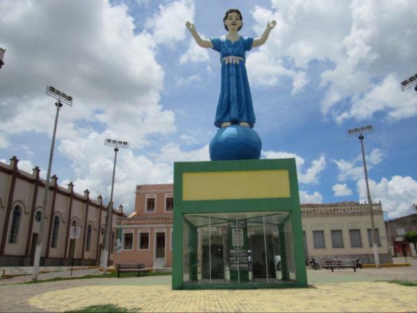 MPCE ingressa com ação para que Prefeitura de Aurora pague salários atrasados de servidores municipais em até 72 horas