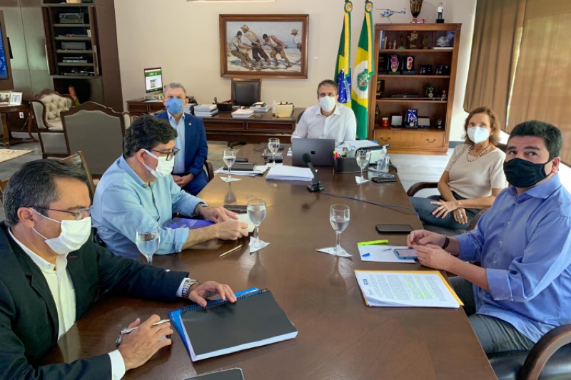 Camilo anuncia reabertura de comércio e restaurantes aos fins de semana no Ceará