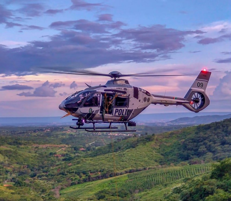Jovem é resgatado por aeronave da Ciopaer após bater a cabeça em pedra em cachoeira em Caririaçu
