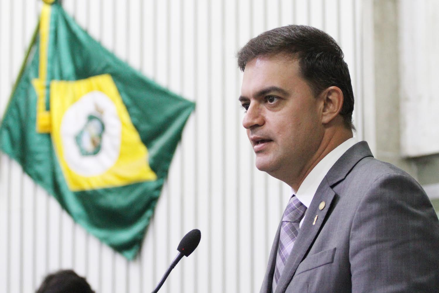 Deputado solicita apoio psicológico para crianças e adolescentes filhos de mulheres vítimas de feminicídio