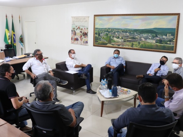 Prefeito Zé Ailton Brasil anuncia pacote de medidas que irão beneficiar pequenos e microempresários do Crato-CE
