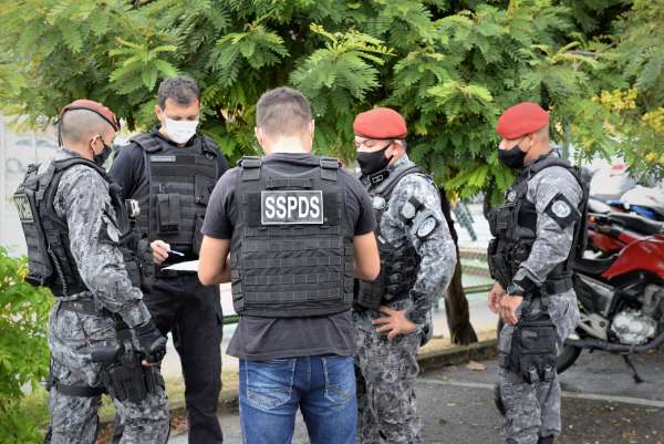 Mais de 2.900 suspeitos foram capturados pelas forças de segurança do Ceará em março de 2021