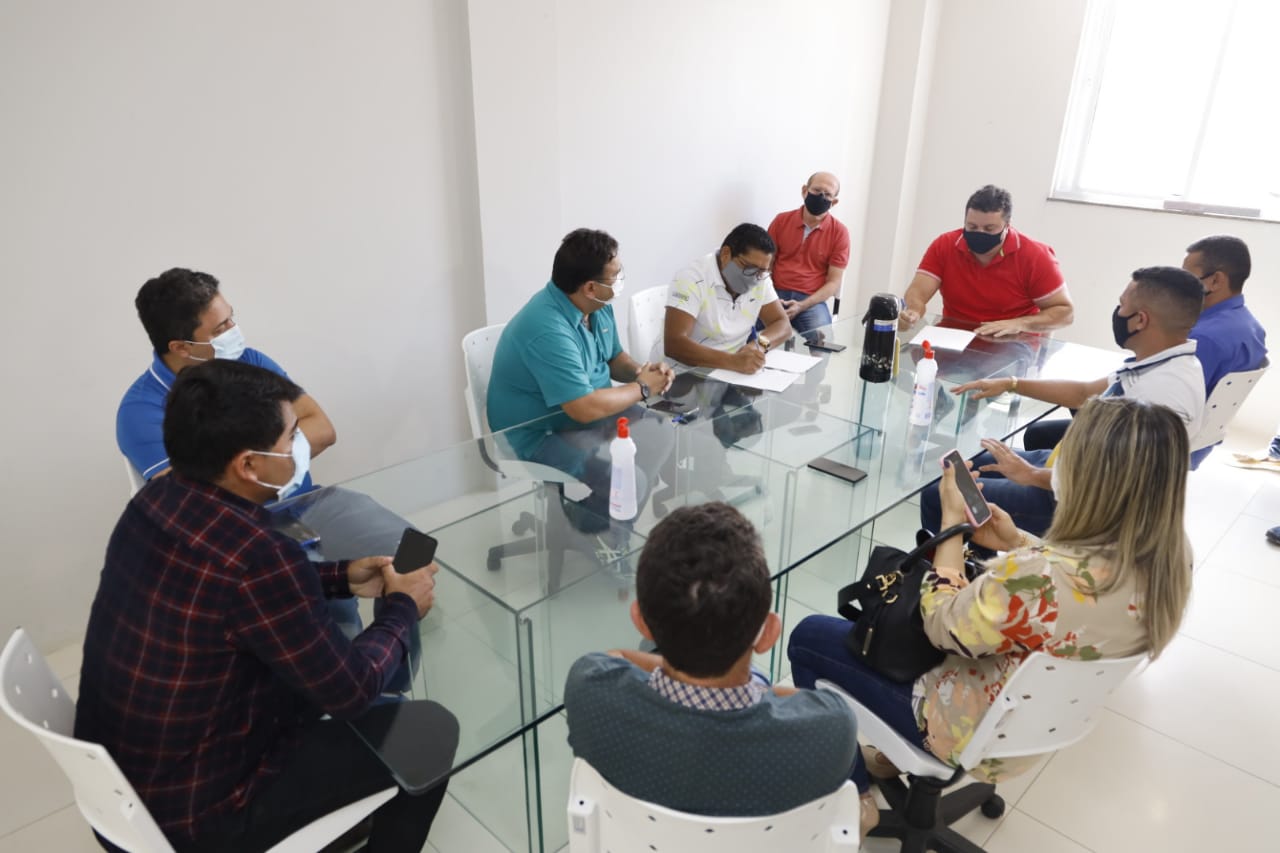 Câmara de Juazeiro escolhe membros da CPI dos contratados apesar de tentativa de obstrução