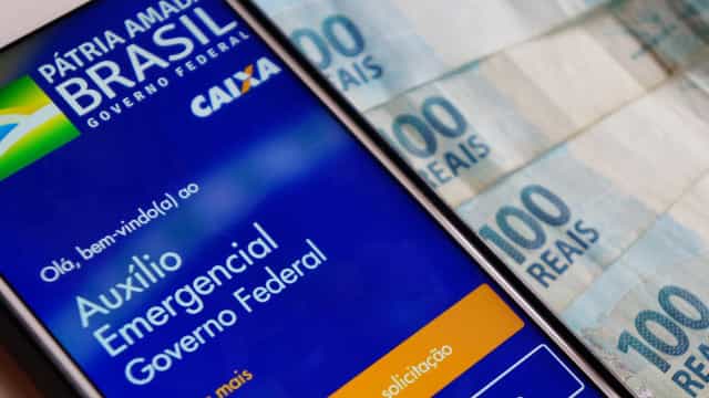 Caixa paga auxílio emergencial a nascidos em outubro