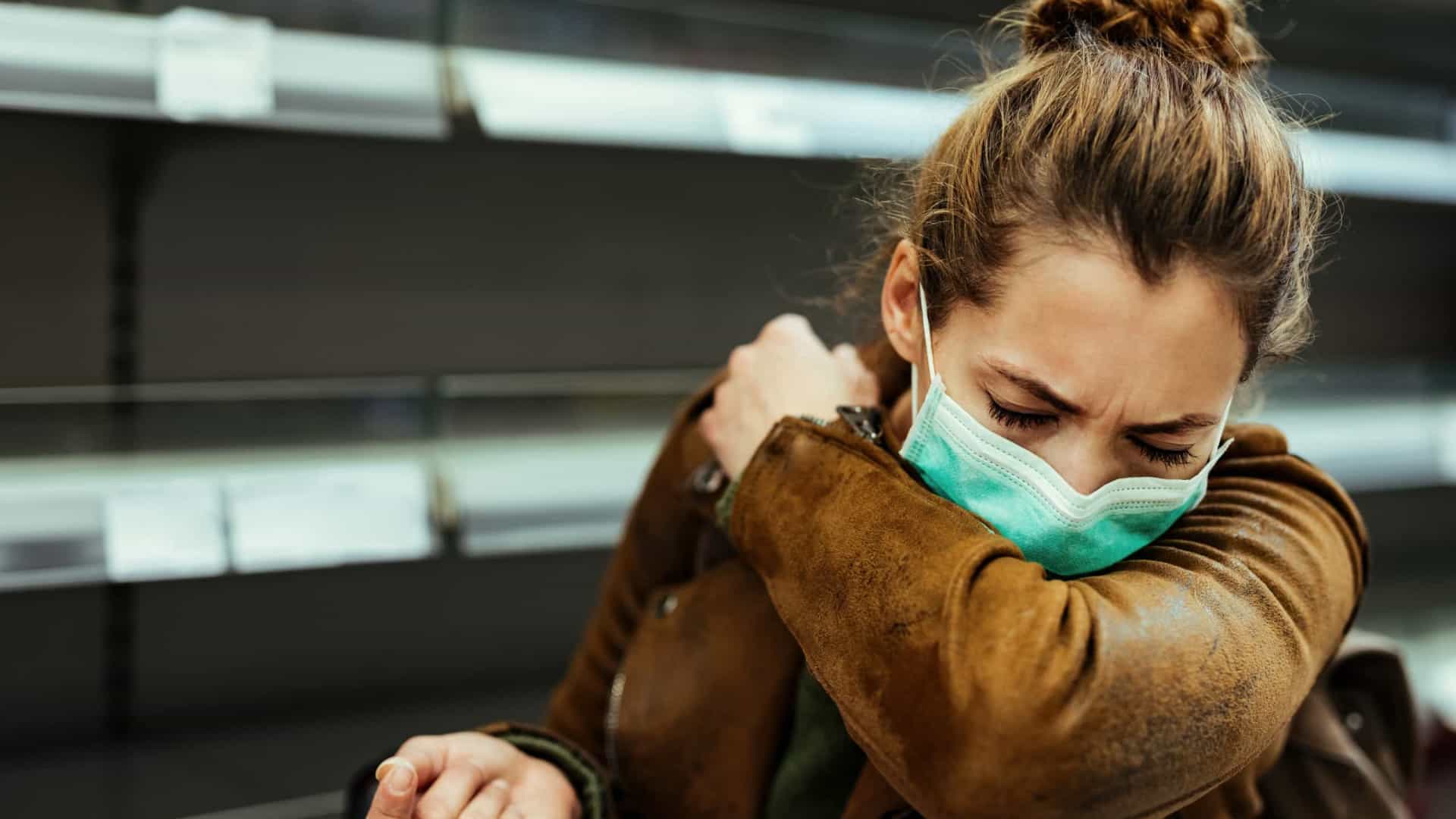 Gripe ou coronavírus? Quatro sinais de que está com ‘tosse de Covid’