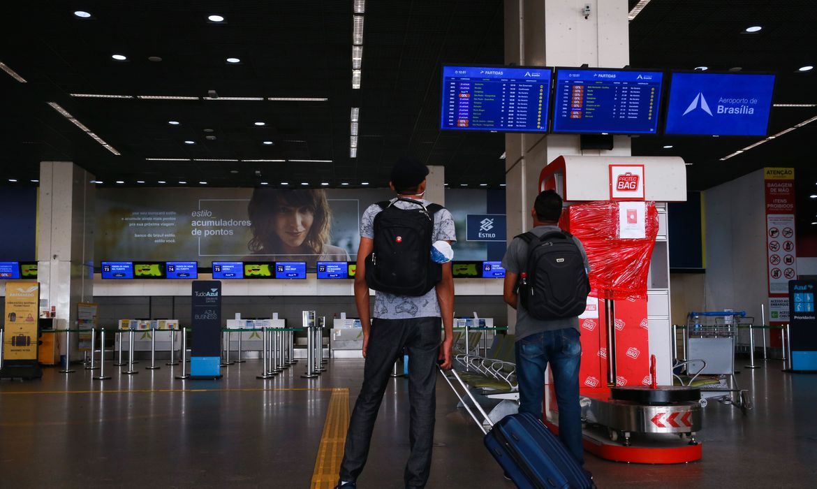 Câmara aprova MP que amplia prazo de reembolso de passagens aéreas