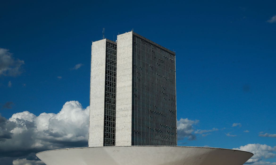 Câmara aprova MP de renegociação de dívidas com fundos constitucionais