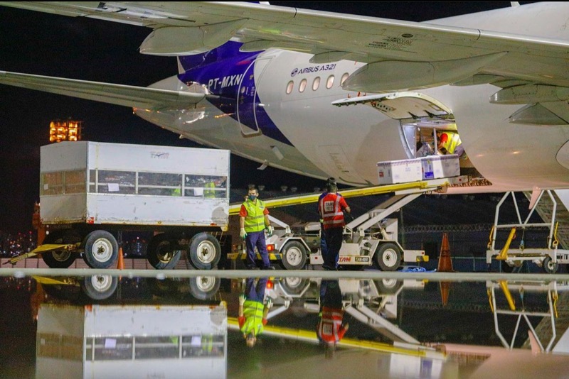 Ceará recebe mais 45 mil doses da vacina da Pfizer nesta segunda-feira, diz Camilo