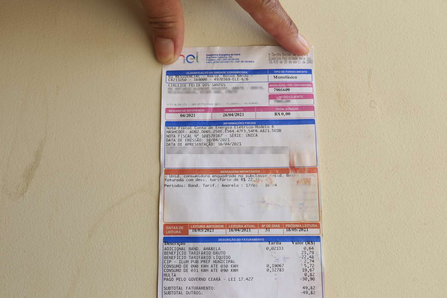 Milhares de cearenses começam a receber as contas de luz pagas pelo Governo do Ceará