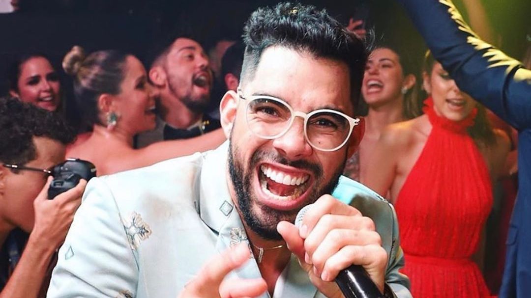 Terno de Gabriel Diniz é vendido por R$4 mil em leilão beneficente; morte do cantor completa 2 anos