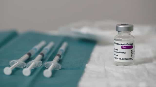 Anvisa recomenda suspender aplicação de vacina AstraZeneca/Oxford em gestantes