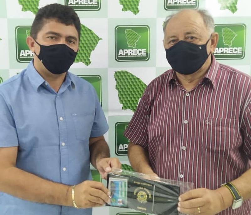 Prefeito de Assaré, Libório Leite recebe titulação da Aprece e se reúne com Fernando Santana em busca de investimentos
