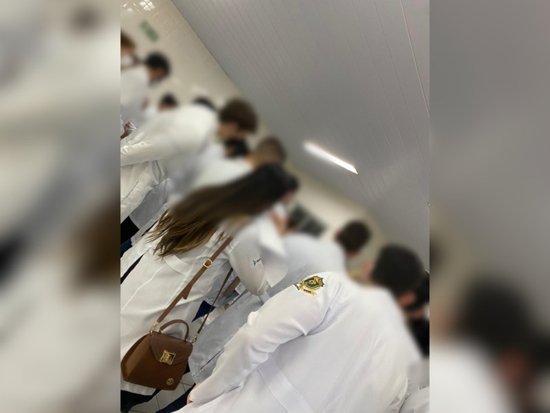 Faculdade de Medicina de Juazeiro expõe alunos a aglomerações, denuncia aluna