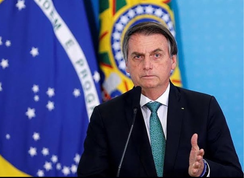 Bolsonaro anuncia parecer para desobrigar máscara em vacinados