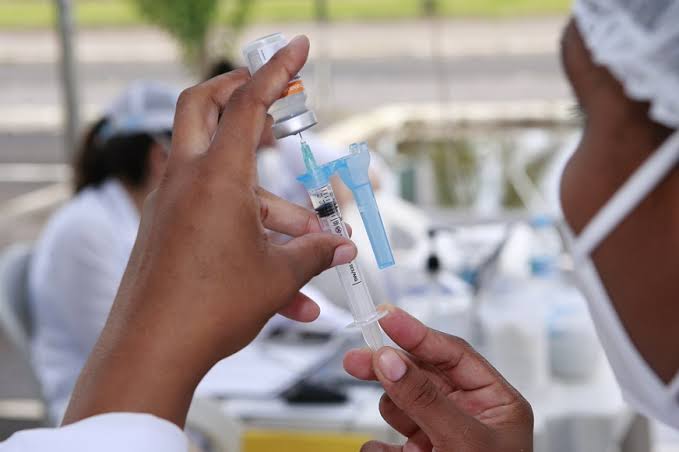 Mais 936 mil doses da vacina da Pfizer chegam ao Brasil