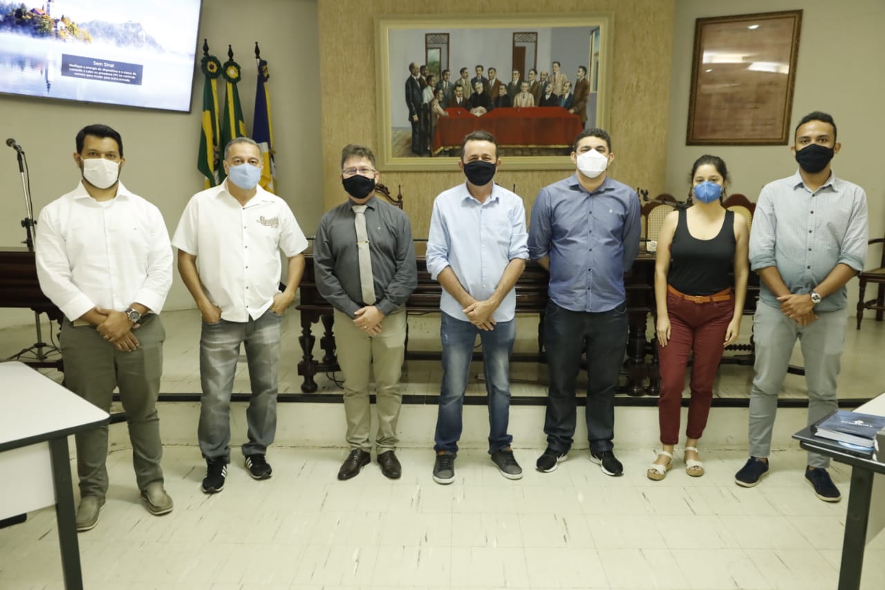 Câmara de Juazeiro recebe Secretário de Finanças para apresentação contábil do município