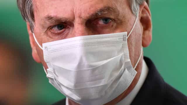 Bolsonaro diz que não aceita convite para depor a Renan na CPI