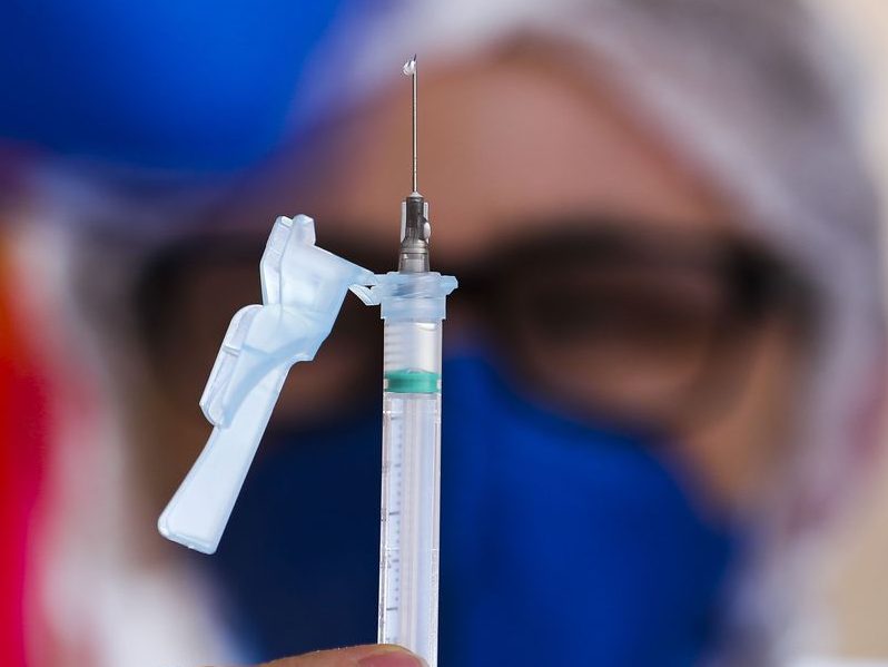 Covid-19: 1ª dose da vacinação está suspensa em ao menos 10 capitais