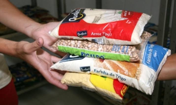 Banco de Alimentos de Uninter arrecadam alimentos para doação em Juazeiro do Norte