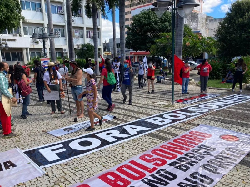 Manifestantes protestam contra Bolsonaro e a favor da vacina em Caucaia e Juazeiro do Norte