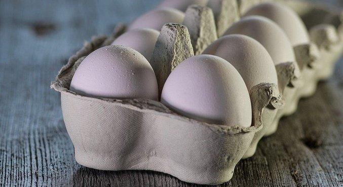 Ovo e carne sobem, mas preços do arroz e leite ficam mais em conta