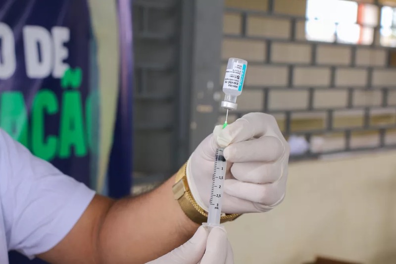 Ceará recebe novo lote de AstraZeneca neste sábado; Janssen também devem chegar no fim de semana