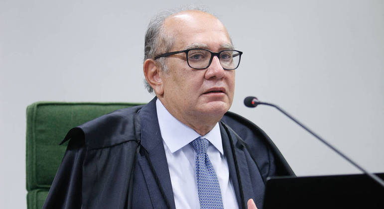 “Podemos voltar ao voto manual em papel”, ironiza Gilmar Mendes
