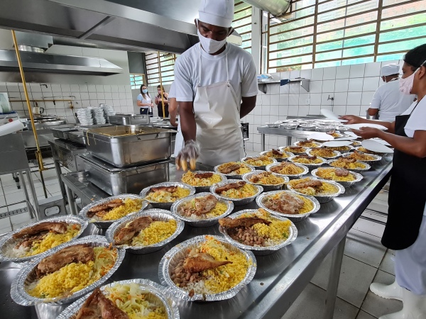 Restaurante Popular do Crato amplia oferta de marmitas diárias e chega a 600 refeições