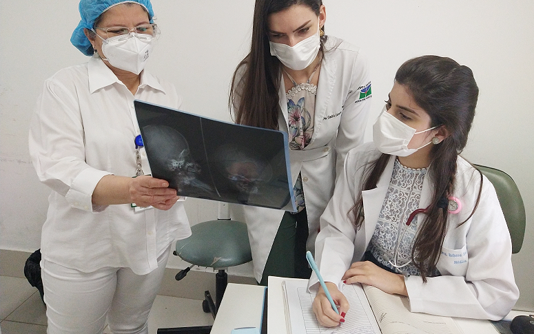 Referência no atendimento de crianças e adolescentes no Ceará, Hias já formou cerca de 600 pediatras