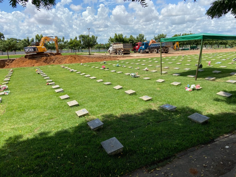 Brasil soma 963 mortes por covid e 40,9 mil casos em 24 horas