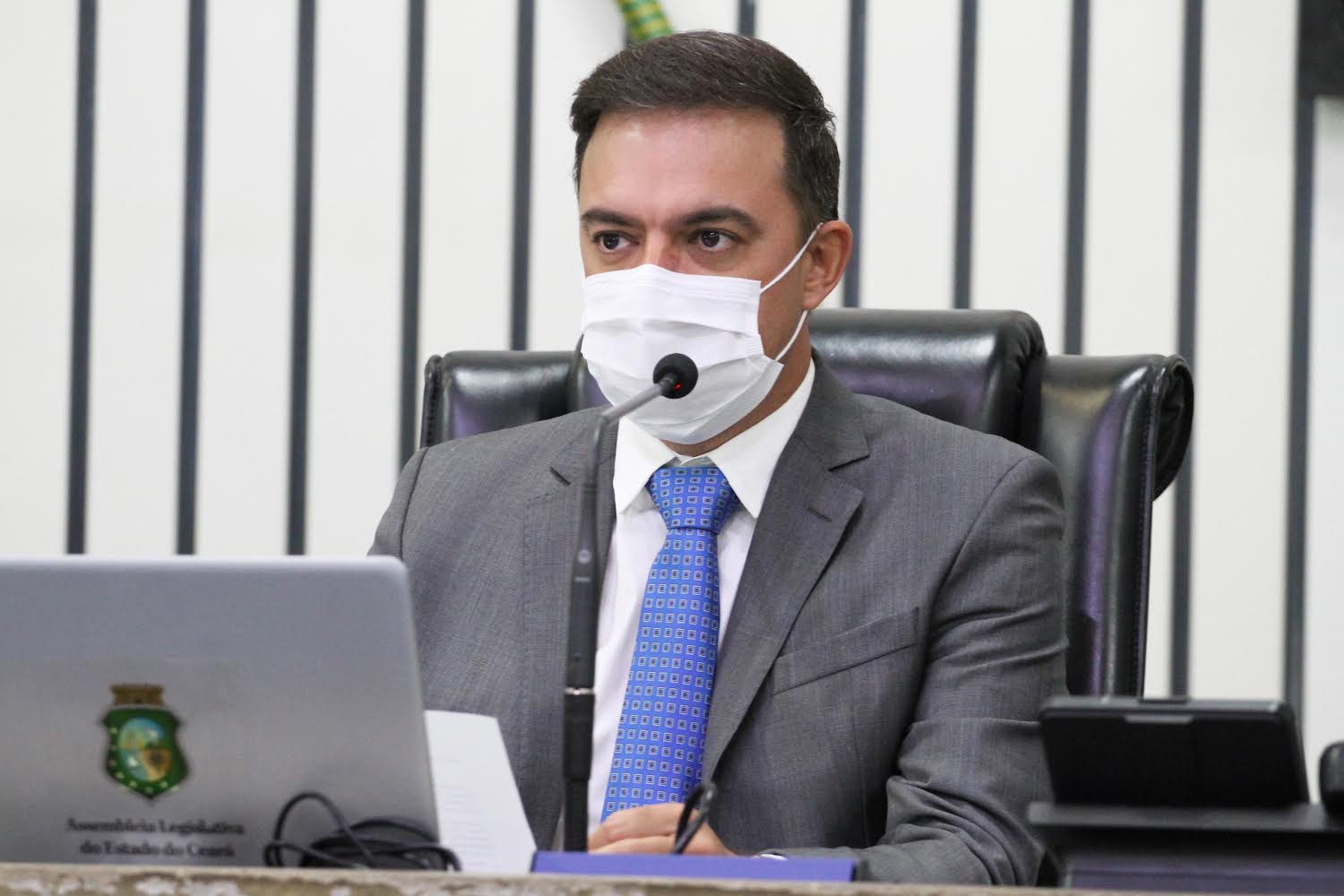 Deputado Estadual Fernando Santana divulga balanço semestral relembrando principais projetos de sua autoria e destinação de emendas para 15 municípios do Ceará