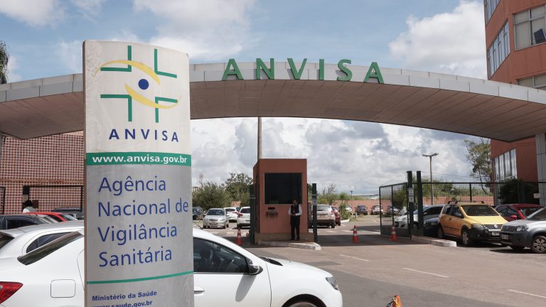 Anvisa suspende autorização de importação da vacina Covaxin