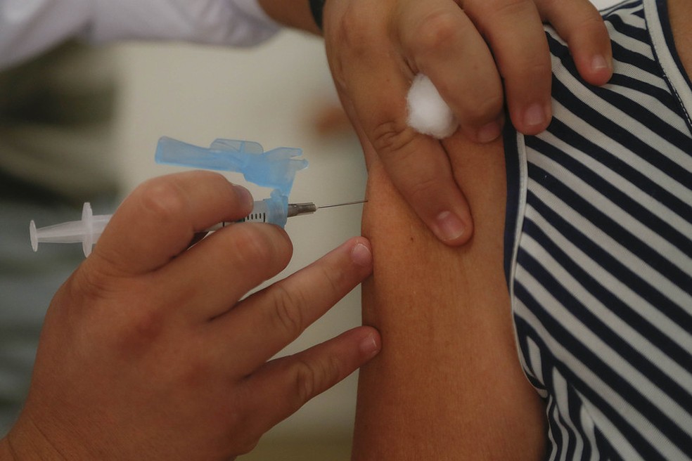 Juazeiro do Norte vai aplicar segunda dose da Astrazeneca na sexta-feira (23)