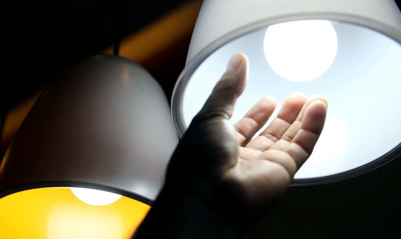 Contas de luz ficam mais caras a partir de hoje; custo adicional será de 52%