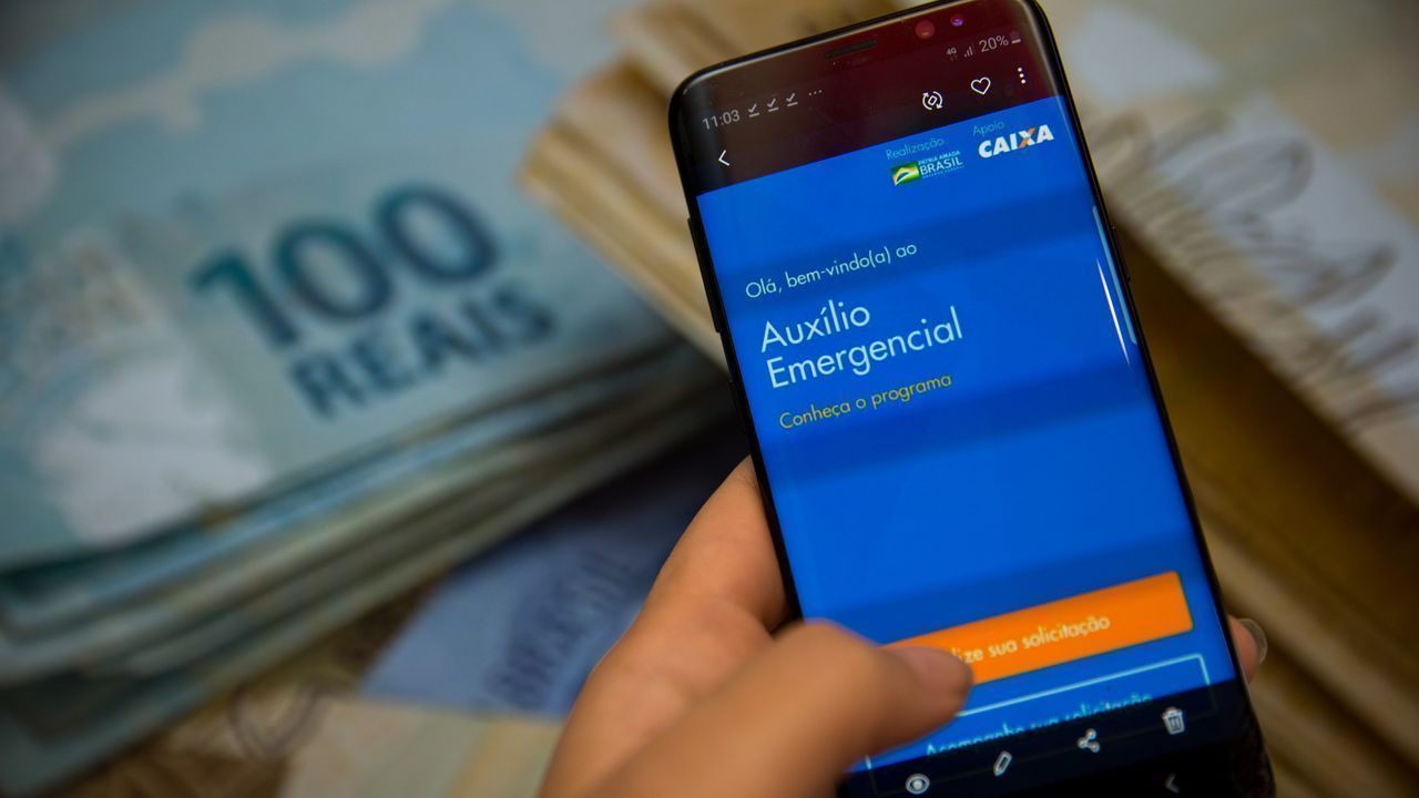 Auxílio emergencial: Ministério enviará SMS a 650 mil pessoas pedindo devolução do dinheiro
