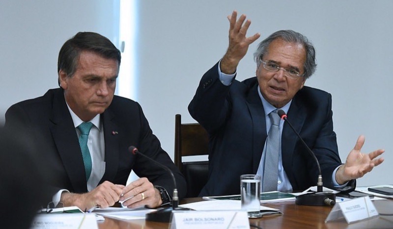 Taxa extra na conta de luz deve aumentar, diz Guedes: ‘Não adianta ficar sentado chorando’