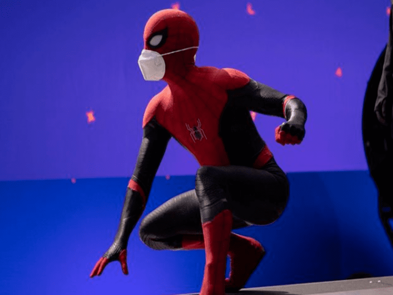 Homem-Aranha, Superman e outros heróis chamam jovens para receber vacina em campanhas no Ceará