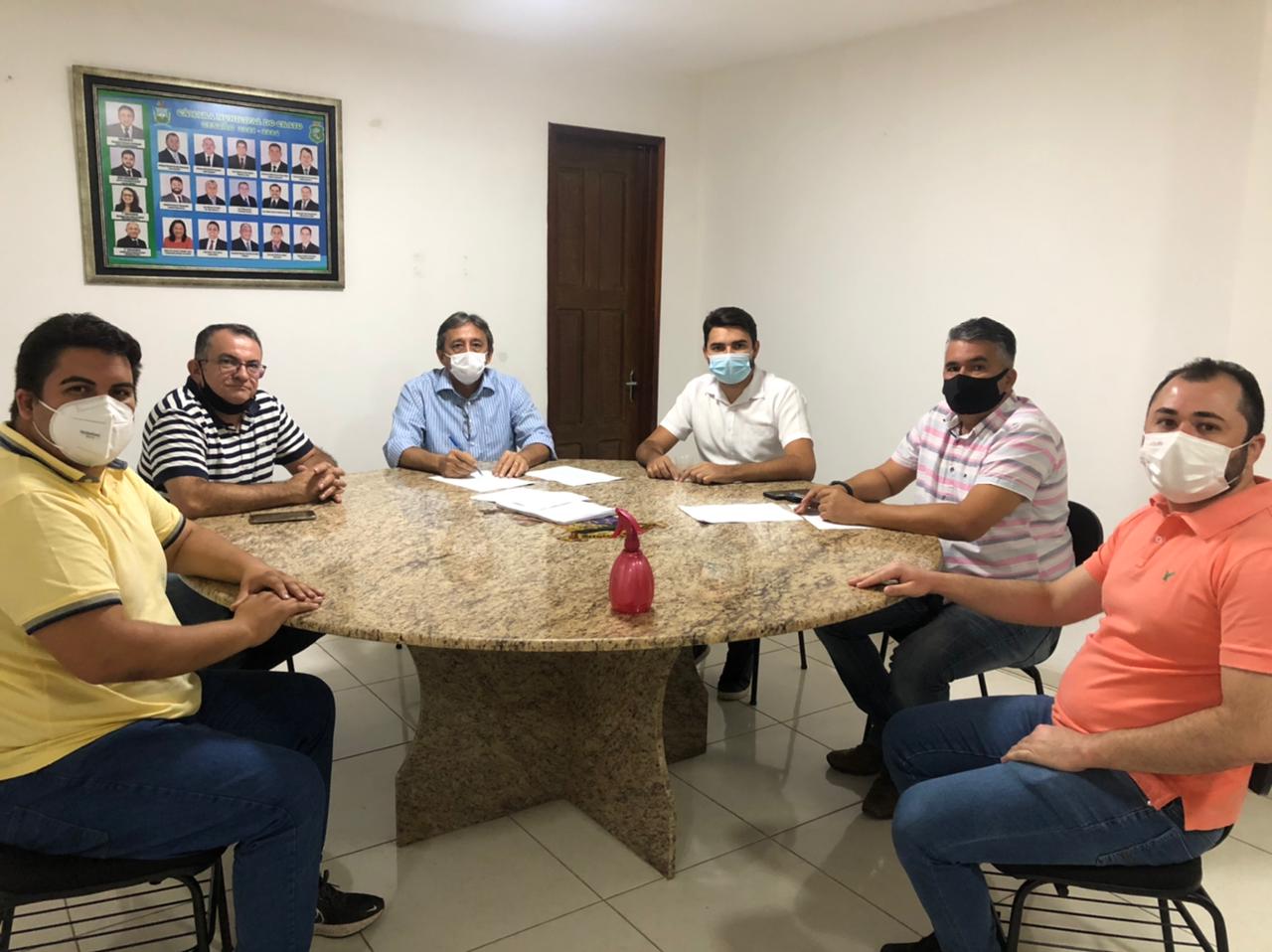 Vereadores do Crato pedem solução para a questão dos ambulantes