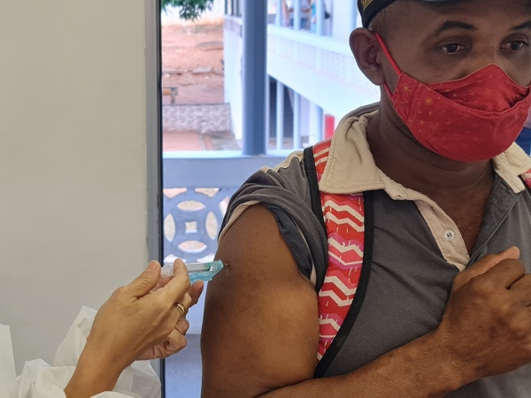 Vacinação: Crato realiza repescagem para população de 30 a 44 anos nesta quarta (11)