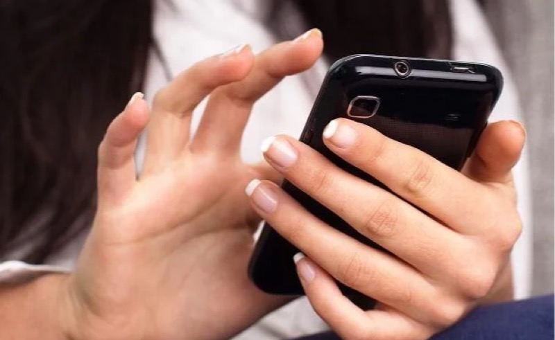Golpe da terceira dose de vacina rouba dados e clona celular de vítimas