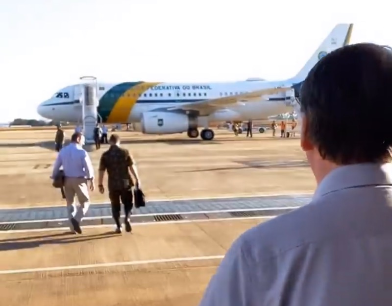 Bolsonaro deve chegar ao Cariri às 9h e pode participar de motociata