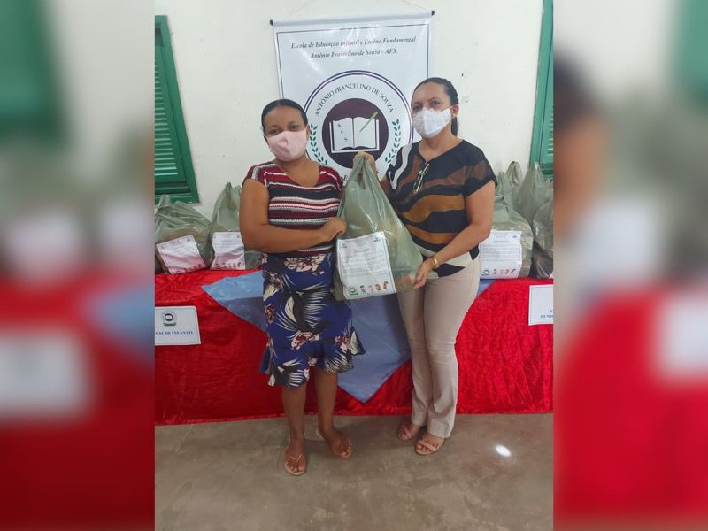 Prefeitura de Assaré entrega mais de 3 mil kits escolares aos estudantes da rede municipal