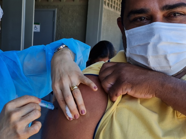 População de 30 a 44 anos será vacinada, nesta segunda-feira, 2, contra a Covid-19, em Crato