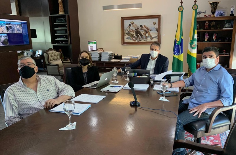Camilo se reúne com presidente da Ford para pedir permanência da fábrica da Troller no Ceará