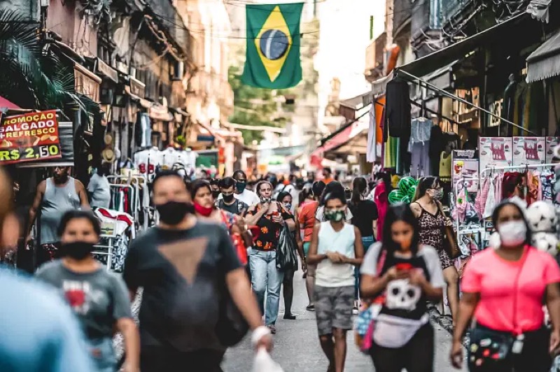 Brasil atinge 213,3 milhões de habitantes, diz IBGE