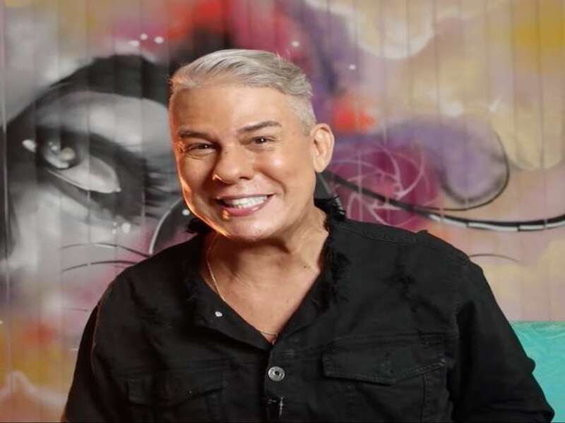 Ciro Santos passeia por trajetória artística com show transmitido pelo YouTube do TJA