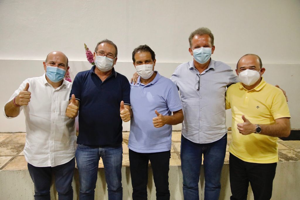 Zé Aílton reúne cúpula do PDT em jantar e mostra poder de articulação regional no Cariri