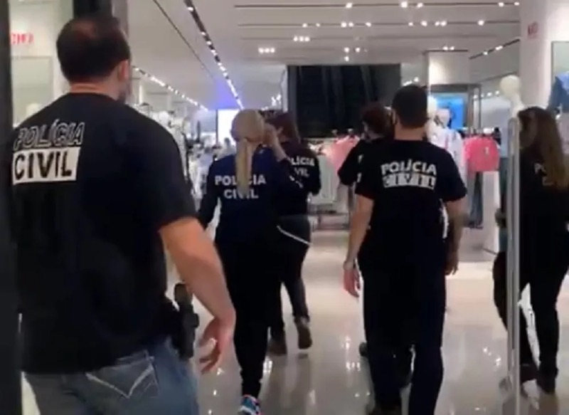 Delegada negra barrada em loja poderia ter prendido segurança por racismo, diz Polícia Civil