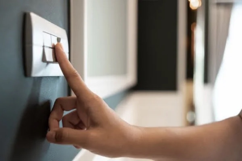 Com conta de luz mais cara, consumidores procuram formas de economizar